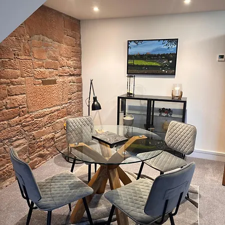 The Engine House At Dixons Chimney Near Carlisle Castle Unique Historic With 65 Inch Sky Glass And Private Parking Apartment Carlisle (Cumbria)