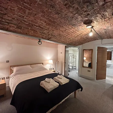 The Engine House At Dixons Chimney Near Carlisle Castle Unique Historic With 65 Inch Sky Glass And Private Parking *